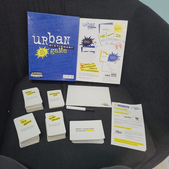 2015 Urban Dictionary Adult Board Party Game Buffalo Complete! - Picture 1 of 8